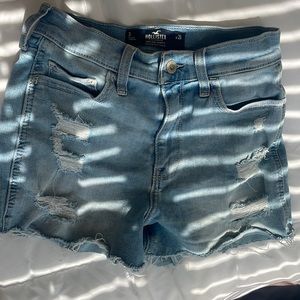 Hollister High Rise Shorts 3”